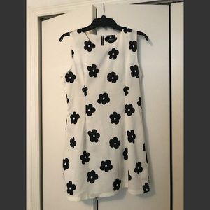 Black and white flower print shift dress